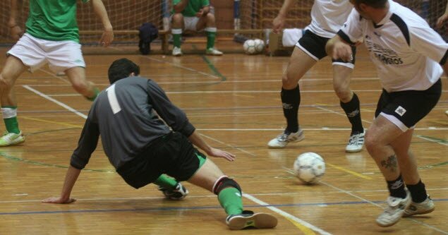 Training of coming out of the goal 1x1 and recovery by the goalkeeper in futsal
