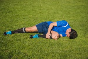 Curación en el campo entendiendo la recuperación de lesiones en el fútbol