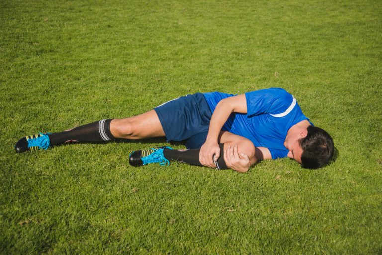 Curación en el campo: entendiendo la recuperación de lesiones en el fútbol
